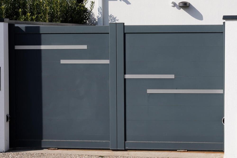 Portail battant aluminium : 5 erreurs à éviter lors de l'installation